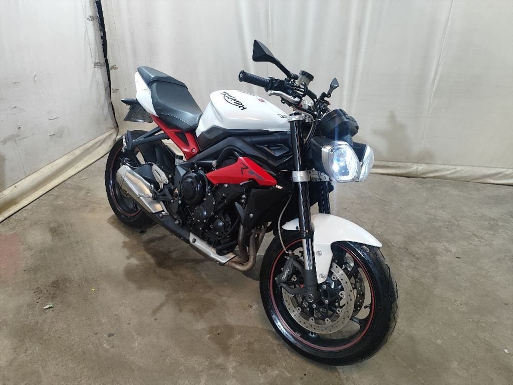 STREET TRIPLE RA ANO 2014/2015