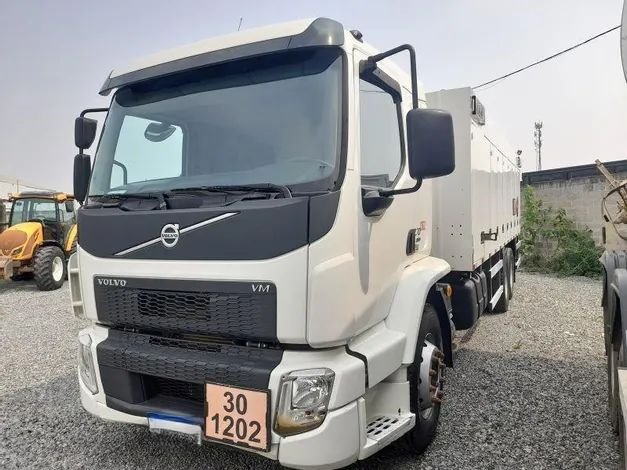 VOLVO VM 270 6X2R, ANO 2022/2022
